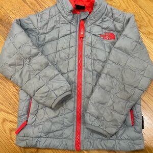 The North Face thermoball down jacket gray red size 3t